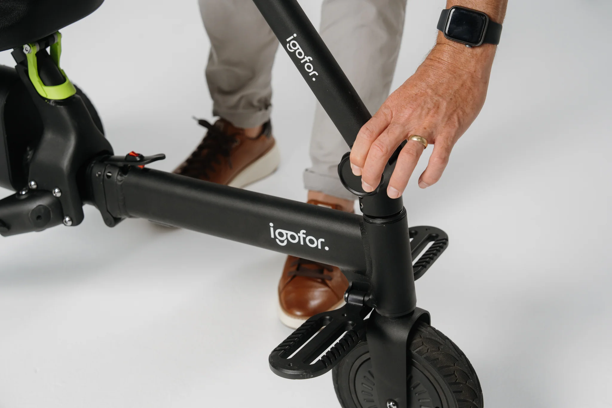 Igofor EM301 folding lock and footrest